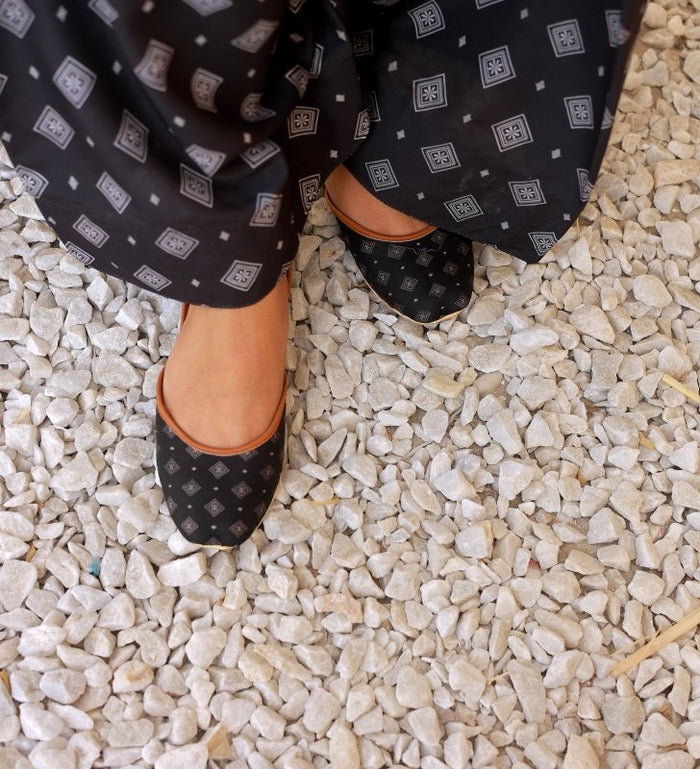 Graphite Glow (Farsh Shalwar) Stitched X KHUSSA (COMBO SET)