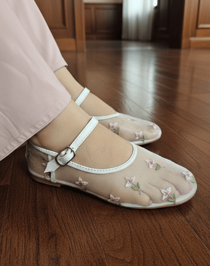 Petal Veil Net Pumps