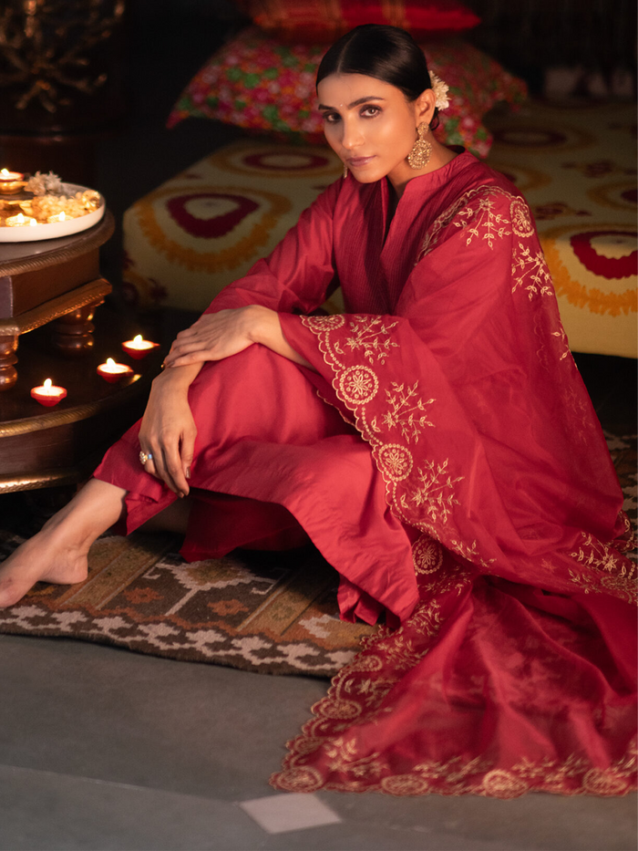 Stunning Red Chanderi Suit Set with Zari Work Dupatta & Matching Pants